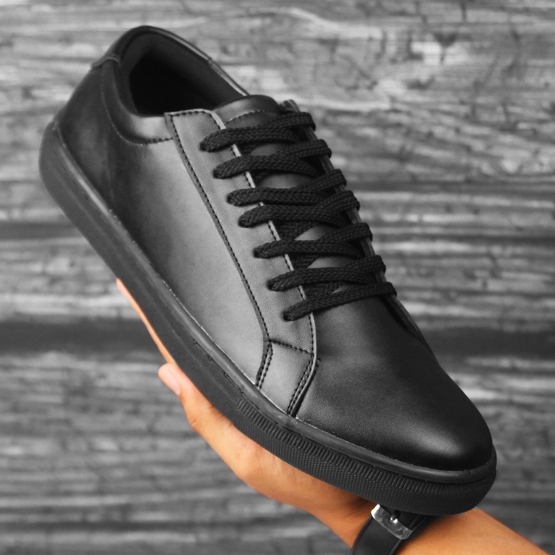 VICTOR FULL BLACK |ManNeedMe x ARF| Sepatu Sneakers Pria Casual ORI