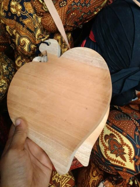 TERMURAH! Telenan Besar Bentuk Hati Love Ukuran 20 cm Bahan Kayu - Souvenir Jogja Unik