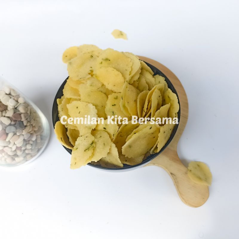 

Cemilan Kita Bersama - Kecimpring Bayem 250 gram - Ketempling Bayem - Cemilan - Snack