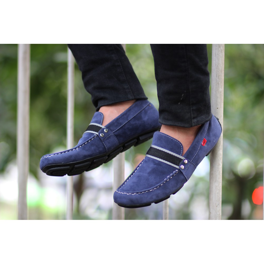 SEPATU SLIP ON PRIA TERLARIS