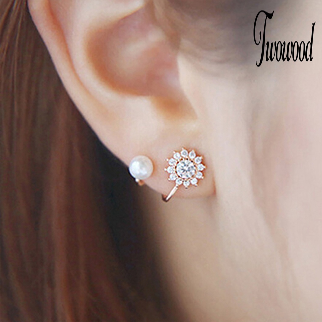 1 Pasang Anting Stud Desain Snowflake Untuk Kencan