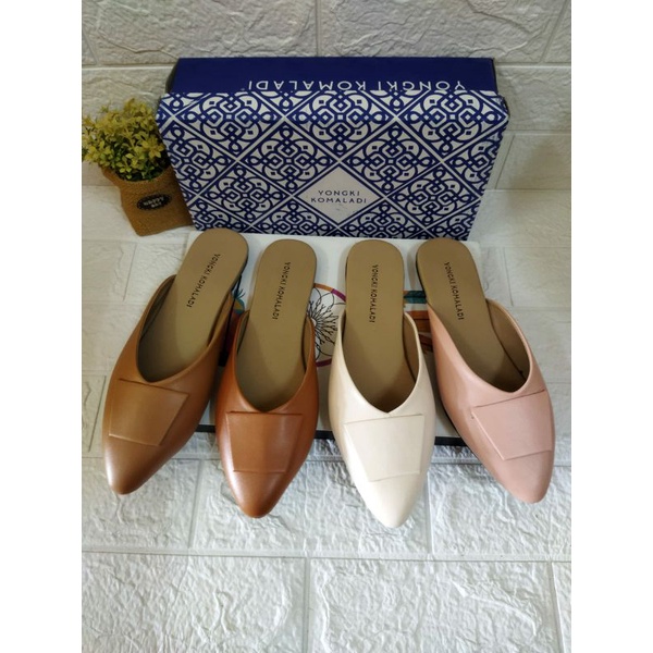 Sandal wanita selop flat Yongki Komaladi
