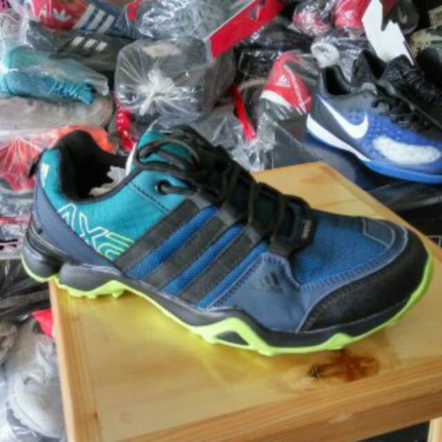 Sepatu adidas Ax2