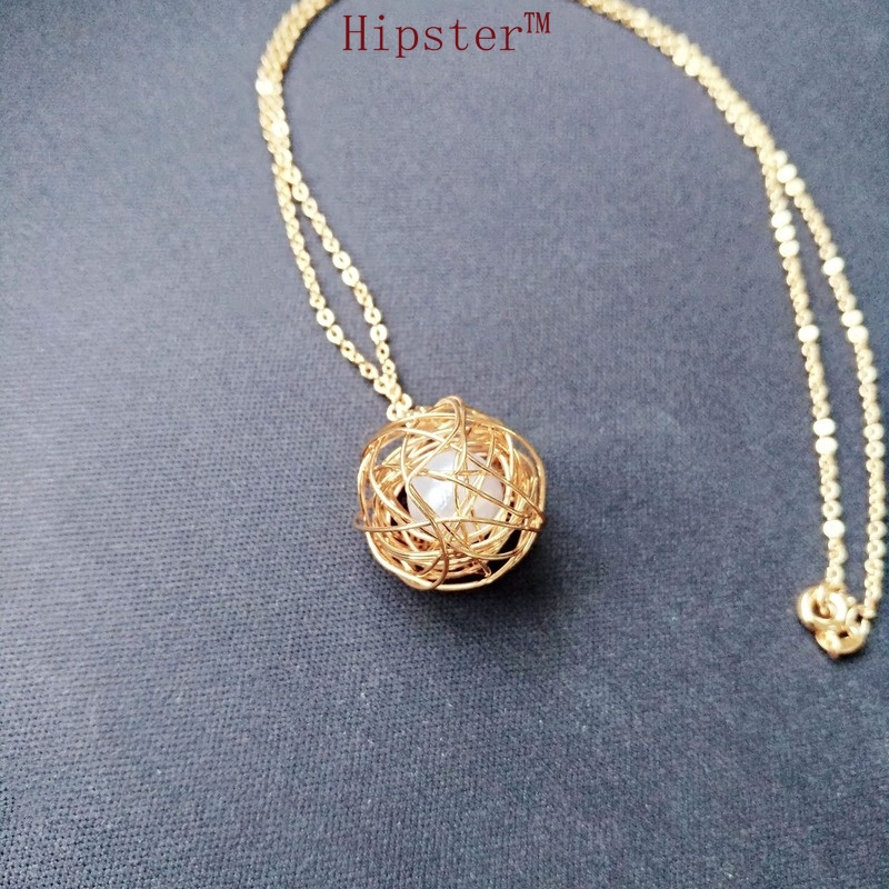 Best Selling Exquisite Elegant Rose Golden Hollow Natural Freshwater Pearl Pendant Fashion Temperament Clavicle Chain