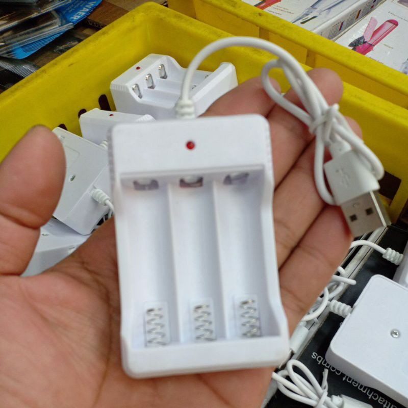 {ZEN1} CHARGER BATRE AA / AAA 3 SLOT / ALAT CAS BATERAI A2 A3  CHARGER BATRE USB