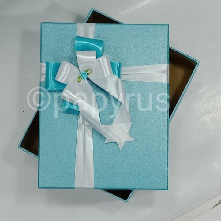 

Terbaru Papyrus 17,5x22,5 tinggi 5cm Kotak Kado Gift Box .