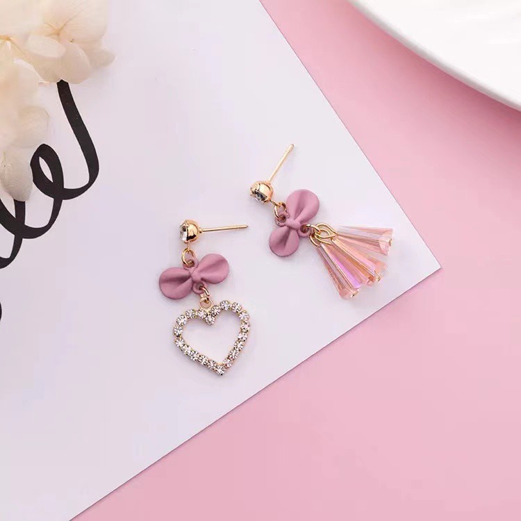 Anting Tusuk Wanita Gaya Korea / Anting Tusuk Wanita Gantung Motif Love Dan Kristal Fashion Wanita