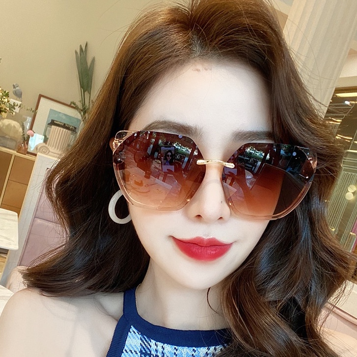 Kacamata Hitam Pelindung UV Bentuk Poligon Serbaguna