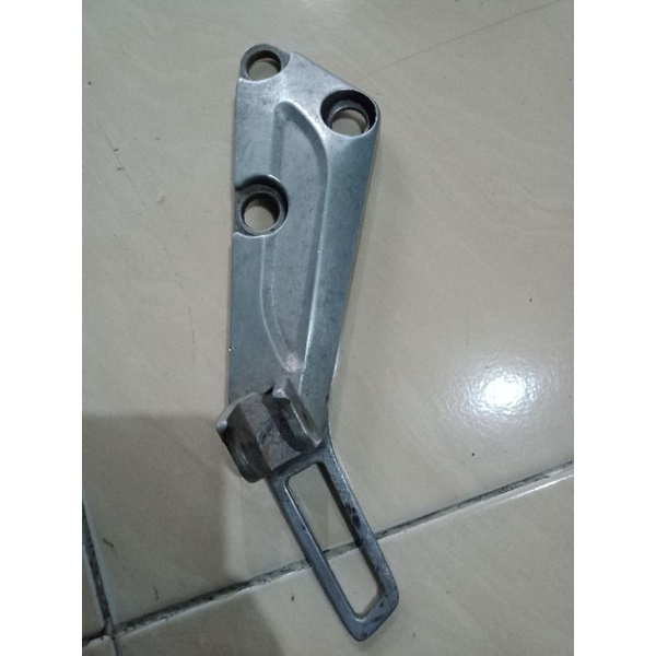 Postep footstep bostep step dudukan pijakan kaki belakang kiri Honda Supra X lama Supra fit lama ori