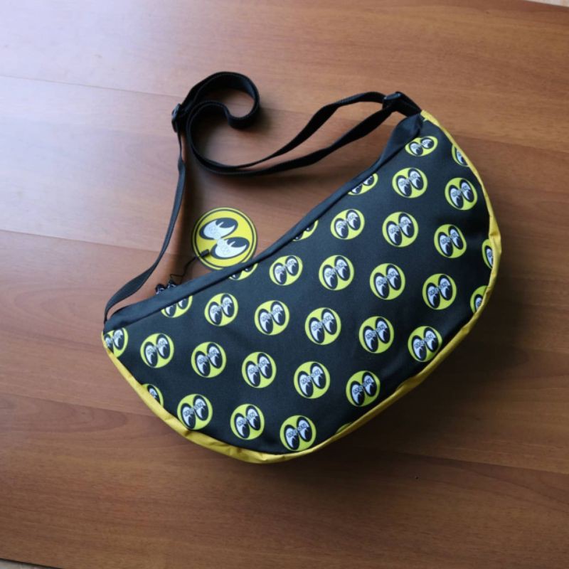 slingbag mooneyes yellow black