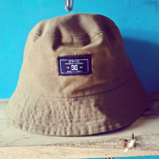

Bucket Coklat Premium