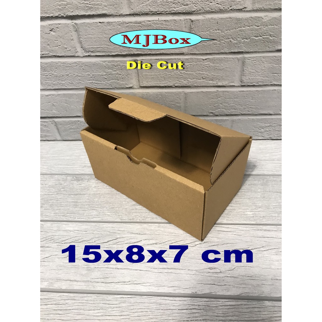 

Kardus 15 x 8 x 7 cm...... Die Cut ( untuk pembelian di atas 10 pcs harga lebih murah )