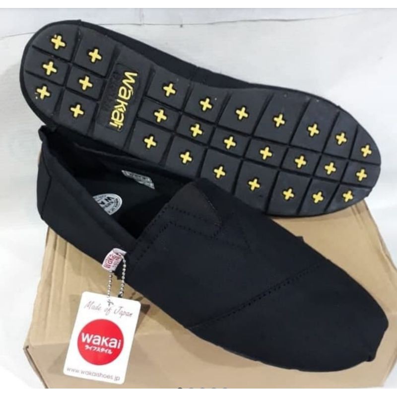 Sepatu WAKAI Slip on pria hitam original