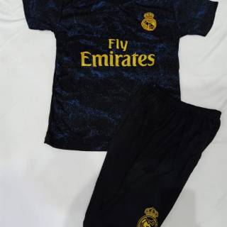 Baju Jersey bola anak setelan umur 3 4 tahun lusinan Baju Jersey bola anak setelan umur 3 4 tahun lusinan