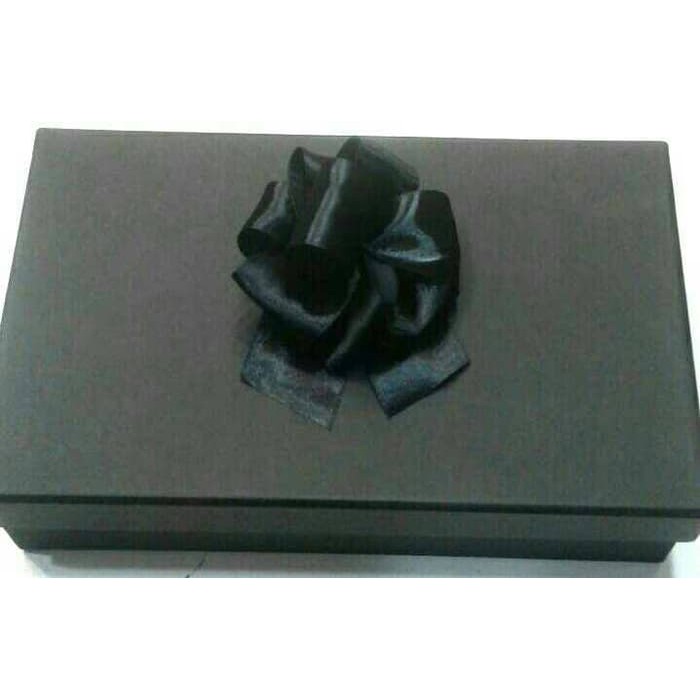 

KADO PERNIKAHAN Kotak Kado /Seserahan . Bisa Custom. ADWA WAW