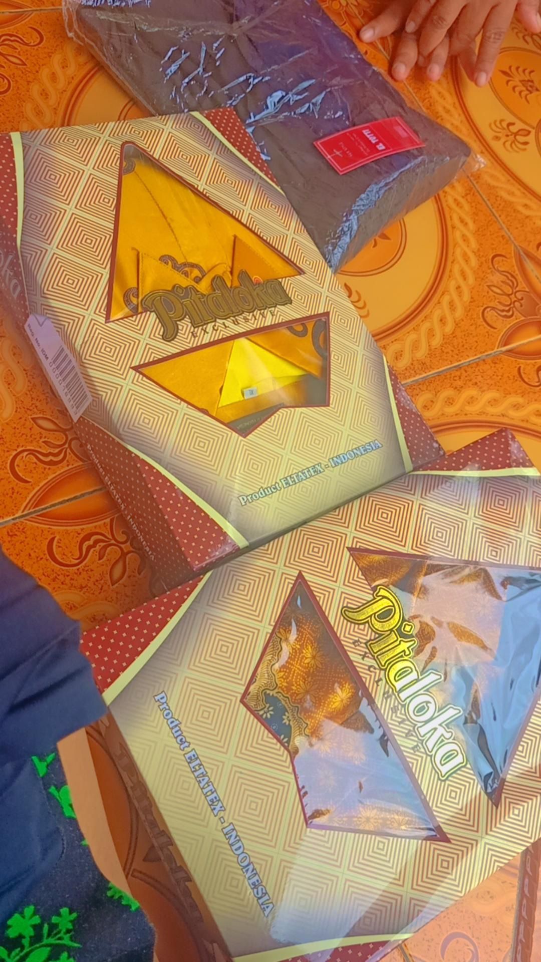 Kemeja Batik Pria Semi Sutra Emboz Exclusive Puring Istimewa Bahu Pakai Busa