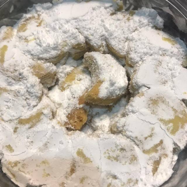 

Kue putri salju