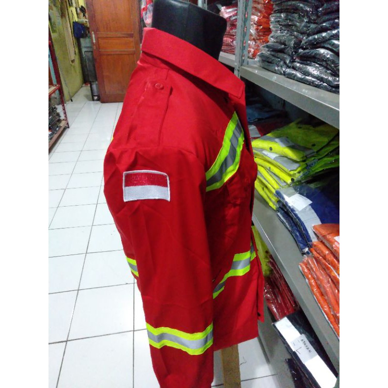 SERAGAM SAFETY MERAH HSE RESLETING SCOTLIGHT 5CM HIJAU FREE LOGO K3 BENDERA ATASAN KAIN DRILL