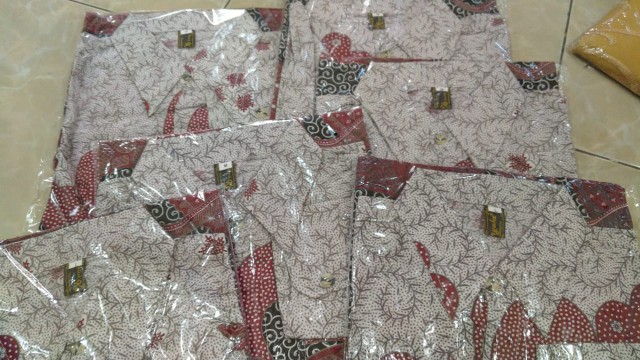 Kemeja Batik Pria Lengan Panjang / Atasan Tradisional • Exclusive Karyaku • Premium High Quality