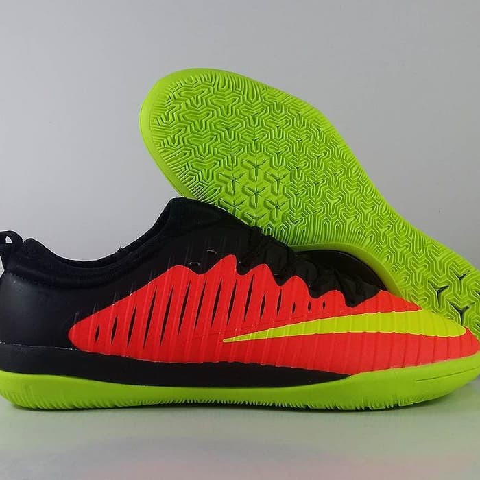 Sepatu Futsal Mercurial X Finale II Total Crimson