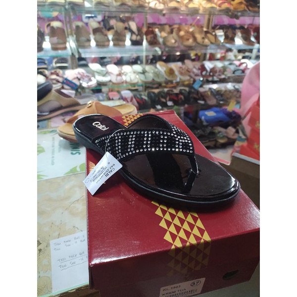 Calbi sandal wanita fashion model terbaru KAX.1539.di jamin original calbi 100 % ukuran 36-40