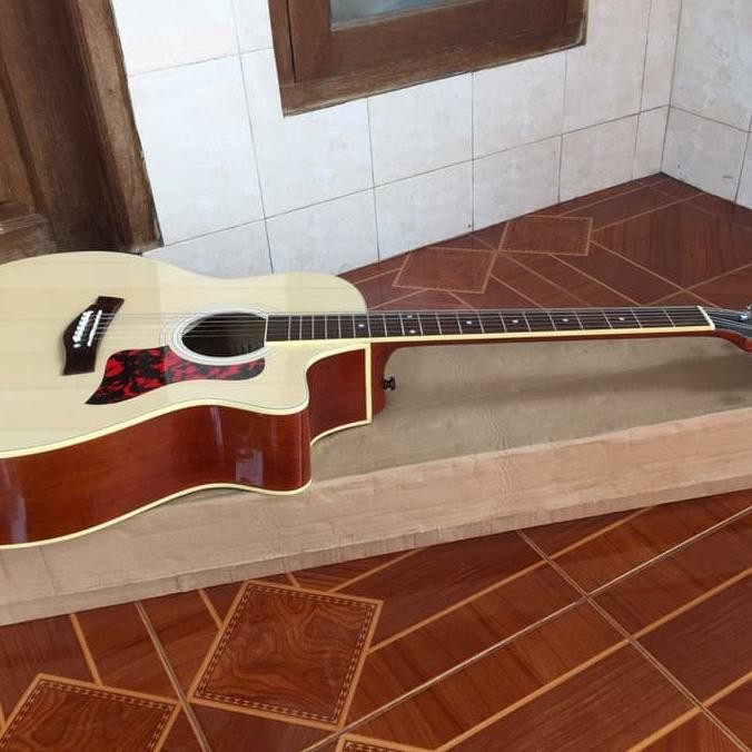 Gitar Akustik Taylor Custom Natural
