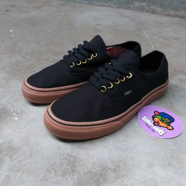 sepatu vans authentic black gum