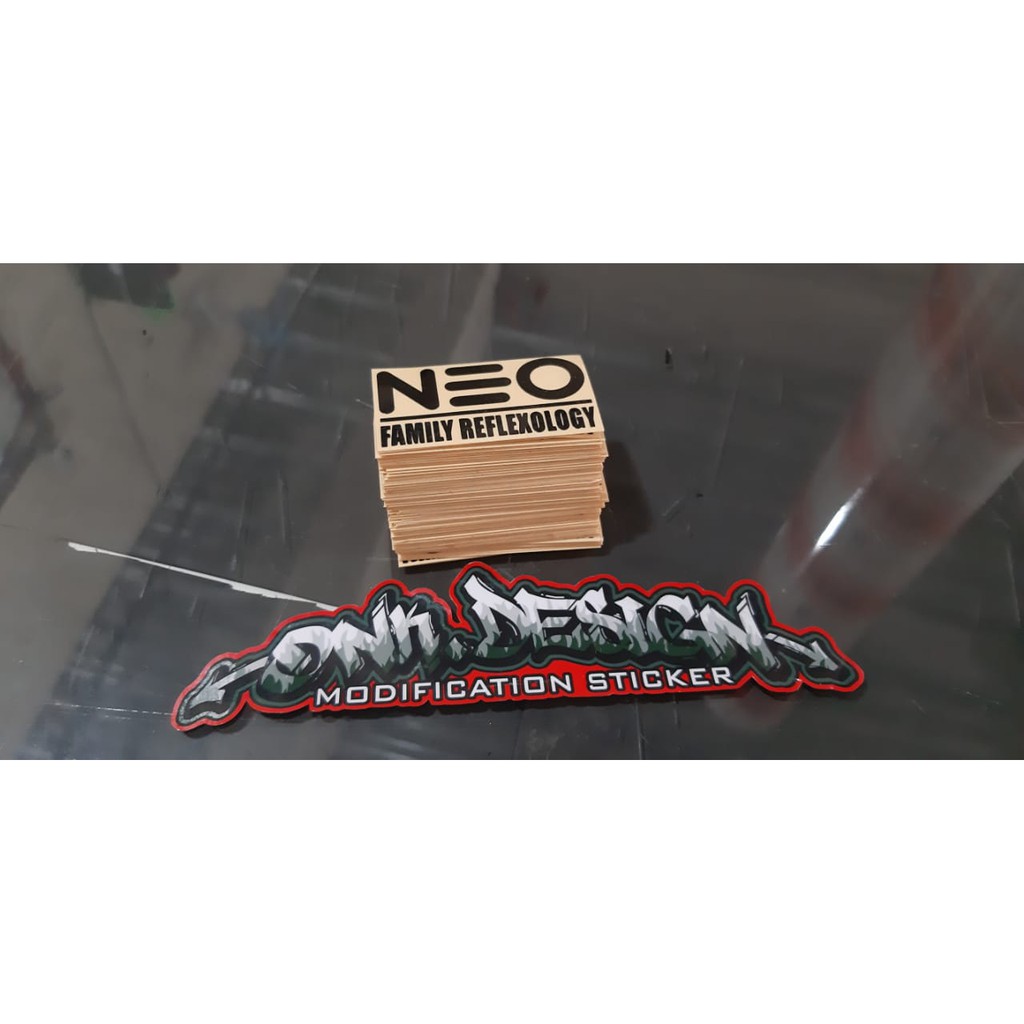 

cutting sticker stiker bebas desain printing waterproof label merk laminasi 156