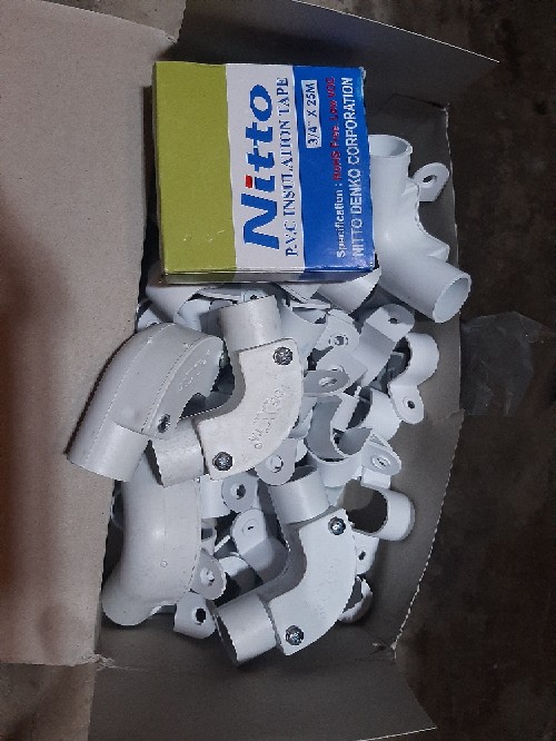 Klem Pipa Conduit 20mm / Klem Pipa Listrik