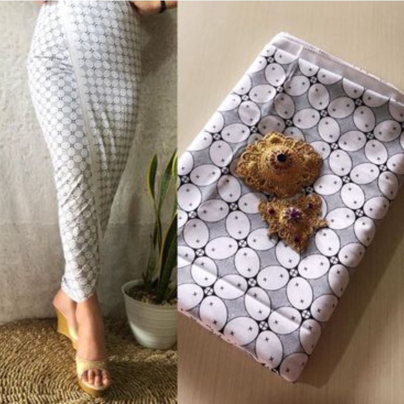 Kain Batik lembaran dasar putih