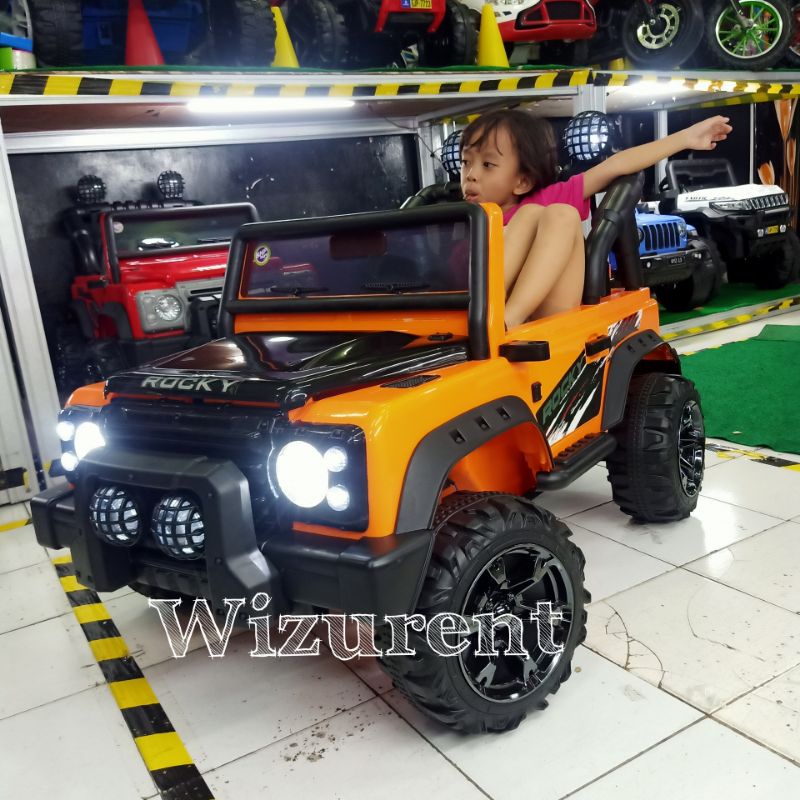 mobil aki Rocky ban full karet + 4 dinamo