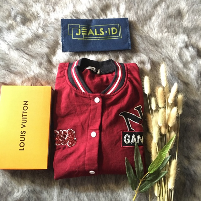 Jaket merah // jaket nevada // sweater kekinian // jaket kekinian // nevada original