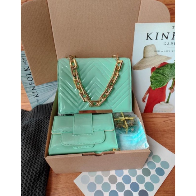 

PAKET GIFT ULANG TAHUN PACAR CEWEK / HAMPERS VALENTINE / HADIAH BIRTHDAY
