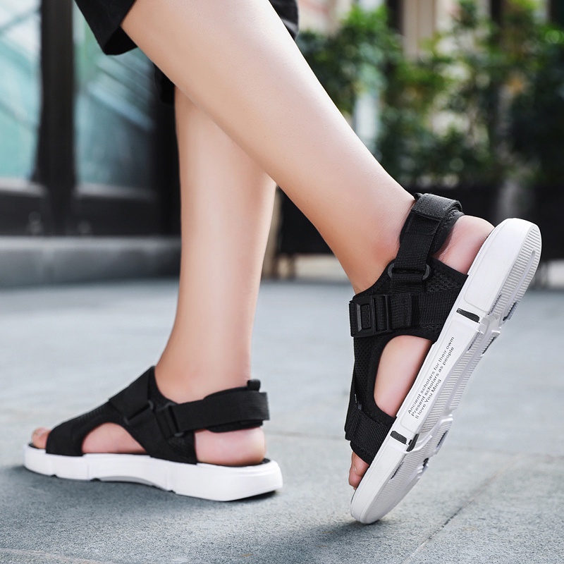 [ COD + Kirim Hari ini ] 2022 Sandal Gunung Pria Baru/Sandal pria gaya Jepang/Sandal Pria Kasual Luar Ruangan Fashion Modern/Sandal Gunung Hitam Murni Pria/Sandal Pria Carvil Gunung/sandal pria dewasa original 100%/Sandal Pria/Sandal Karet Pria