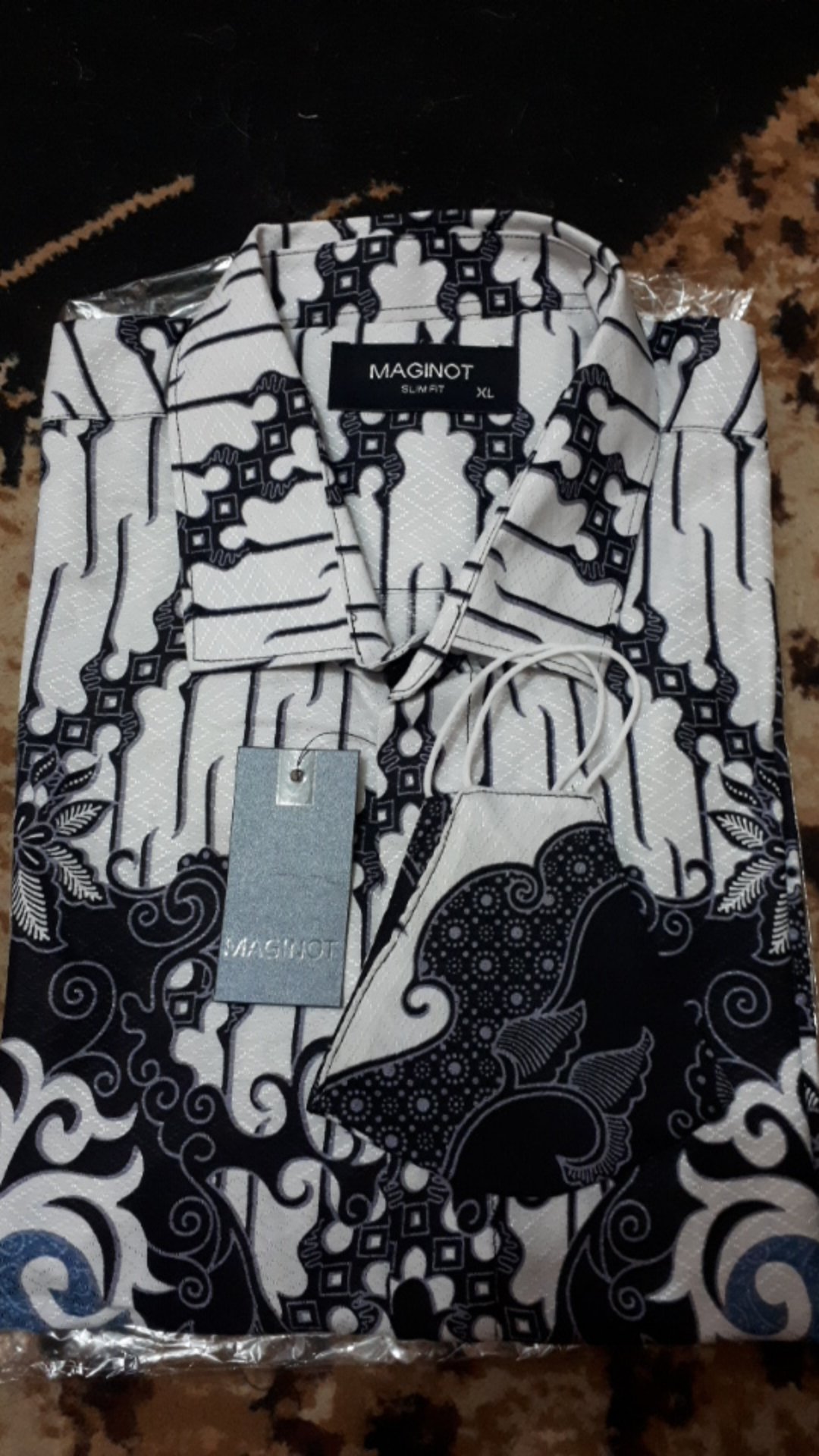 Maginot Kemeja Batik 2.0 Danindra-ss Motif Timbul Lengan Pendek Pria + Free Masker