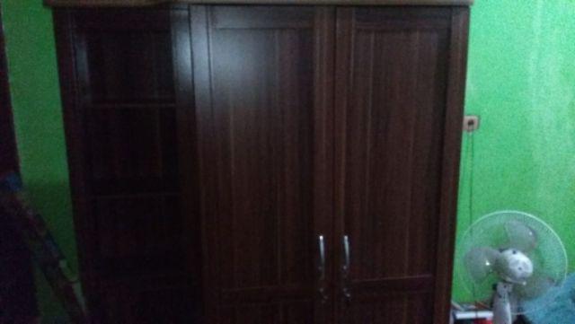 Lemari Pakaian 2 Pintu + Meja Rias Lpmr 8223