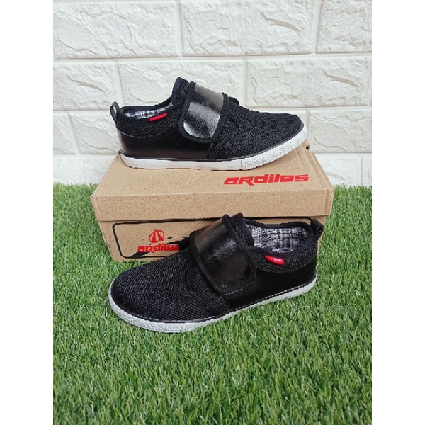 sepatu sekolah ardiles aosta