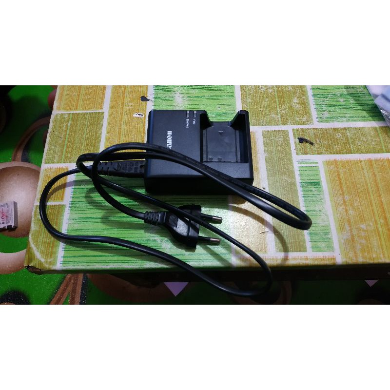 Charger Canon