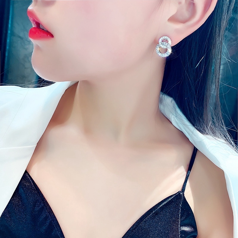 Anting Model Berlian Imitasi Warna Silver S925