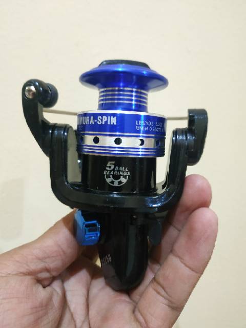 Reel Daido Simura Spin 250. BLUE