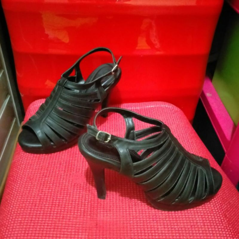 sepatu cardinal