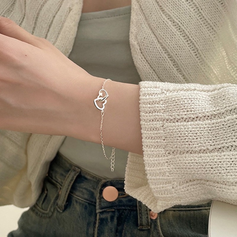 We Flower Gelang Bentuk Hati Model Hollow Warna Silver Untuk Wanita
