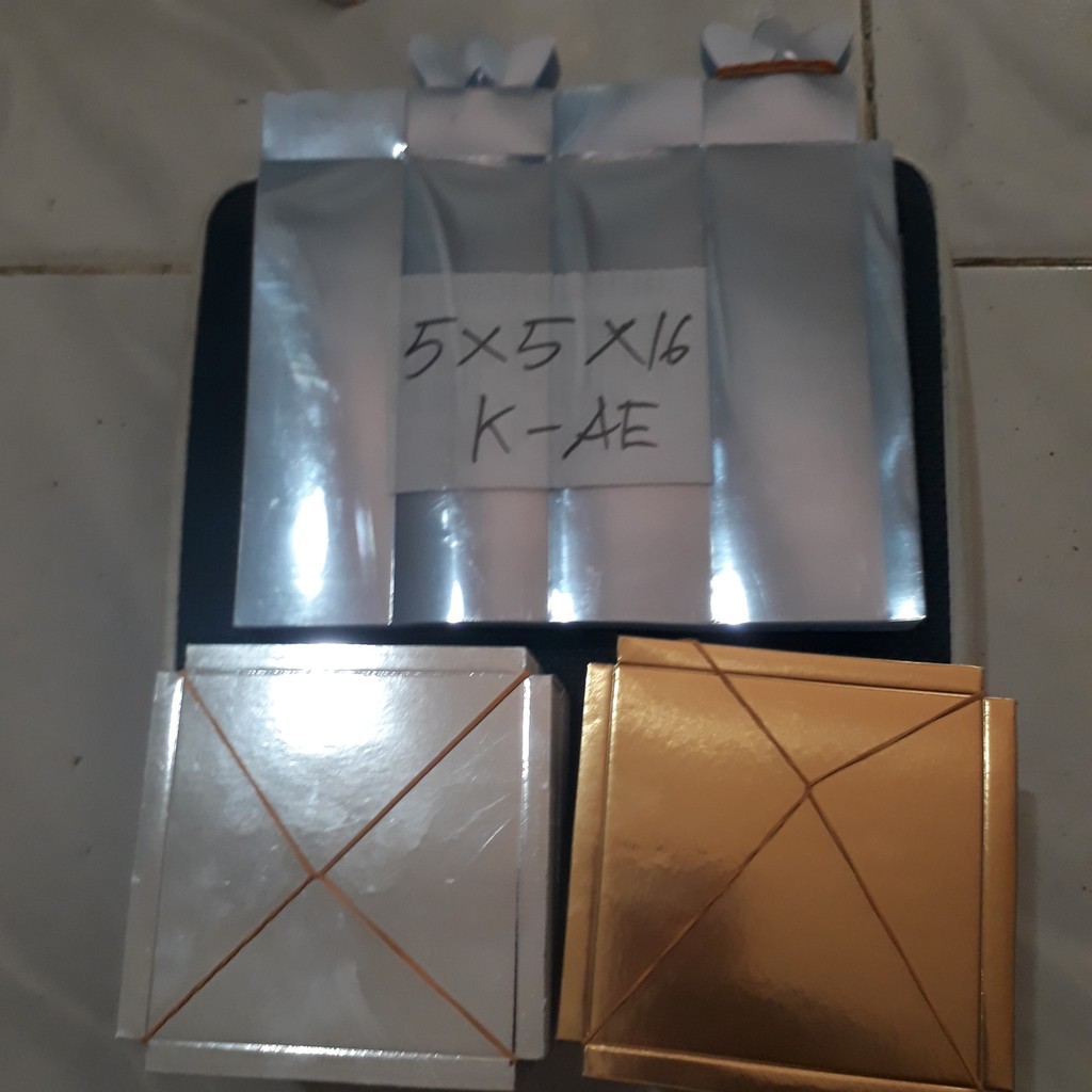 

Kotak Mika Souvenir / Kemasan Souvenir Uk. 5 x 5 x 8 cm