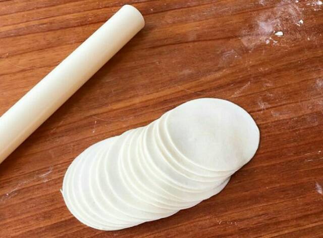 Kulit Dimsum Isi 100 Lembar Kulit Gyoza Kulit Hakau Kulit Pangsit Bulat 8cm