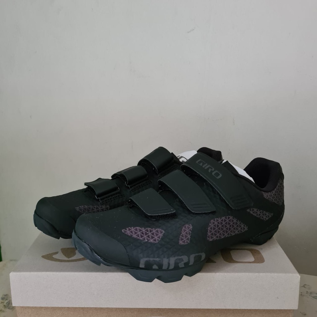 CYCLUB INC – SEPATU SEPEDA GIRO RANGER BLACK