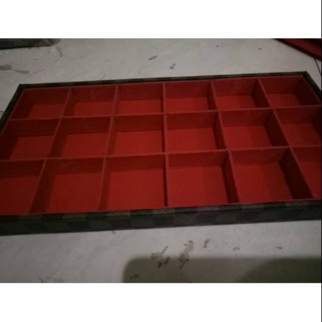 kotak display tanpa tutup