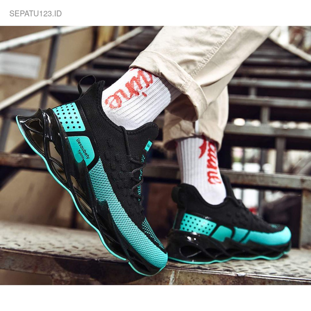 Sepatu Sneakers Pria Korea | Import