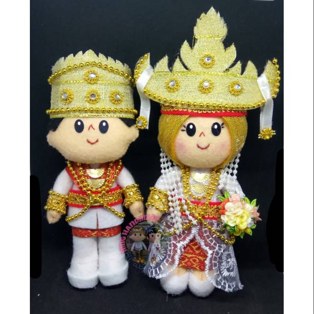 BONEKA PENGANTIN ADAT LAMPUNG