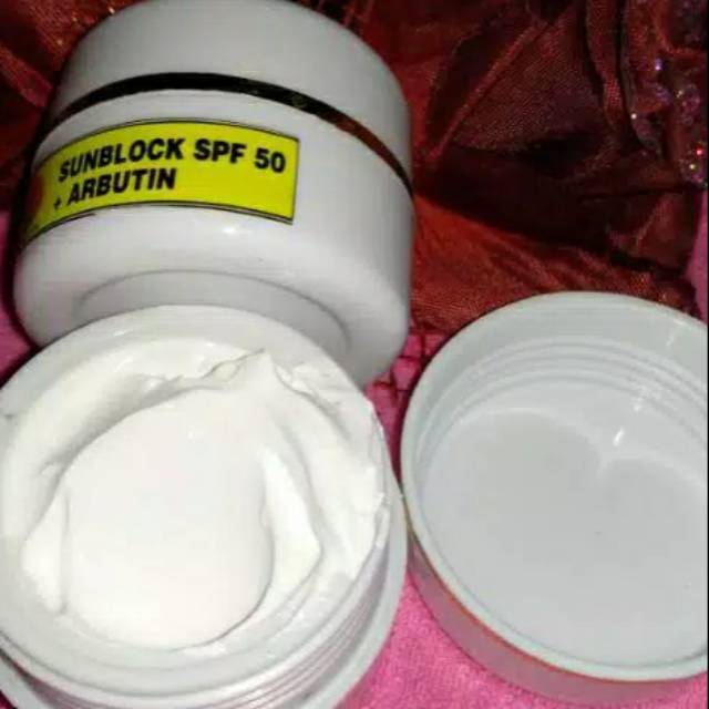Sunblok arbutin spf 50 sunblok glowing sunblok whitening