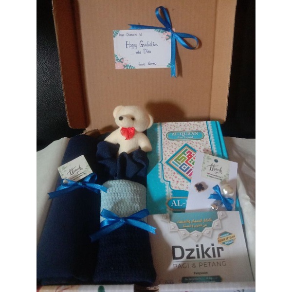 

HAMPERS HIJAB Hampers lebaran Hampers ramadhan kado ulang tahun atau wisuda. paket komplit